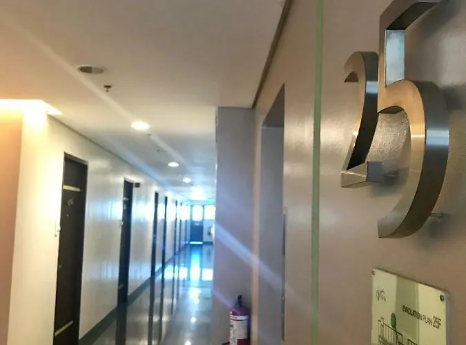 Vinia Residences + Versaflats Apartment *